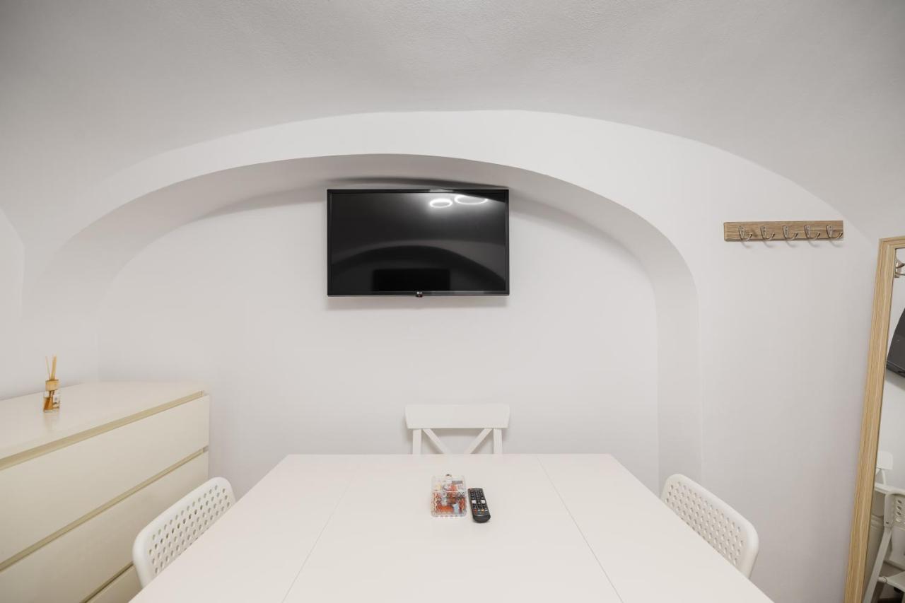 Downtown Cio Apartment Сибиу Экстерьер фото