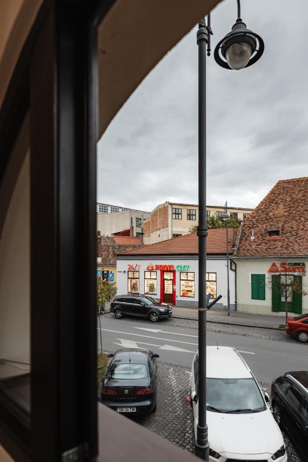 Downtown Cio Apartment Сибиу Экстерьер фото